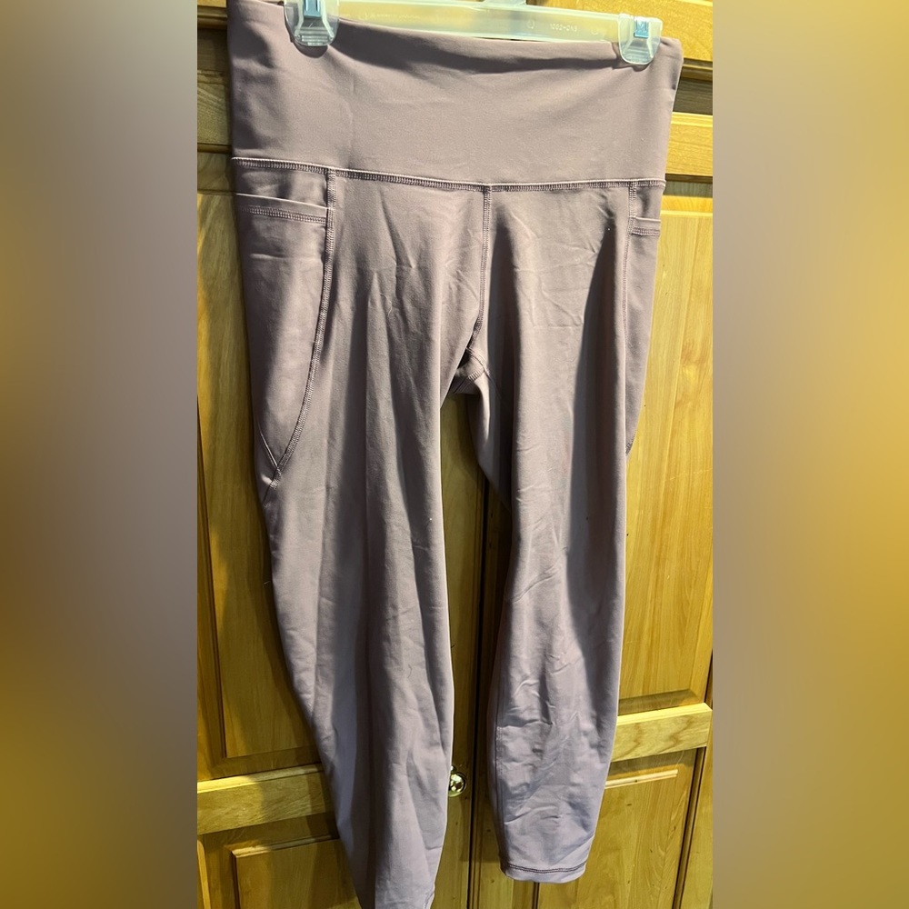 Light purple workout leggings from Old Navy, size large